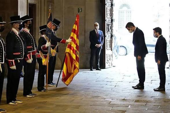 ultraheroe12's tweet photo. @sanchezcastejon Respetas cualquier bandera menos la de España, TRAIDOR! https://t.co/E7O4yuqxQ9