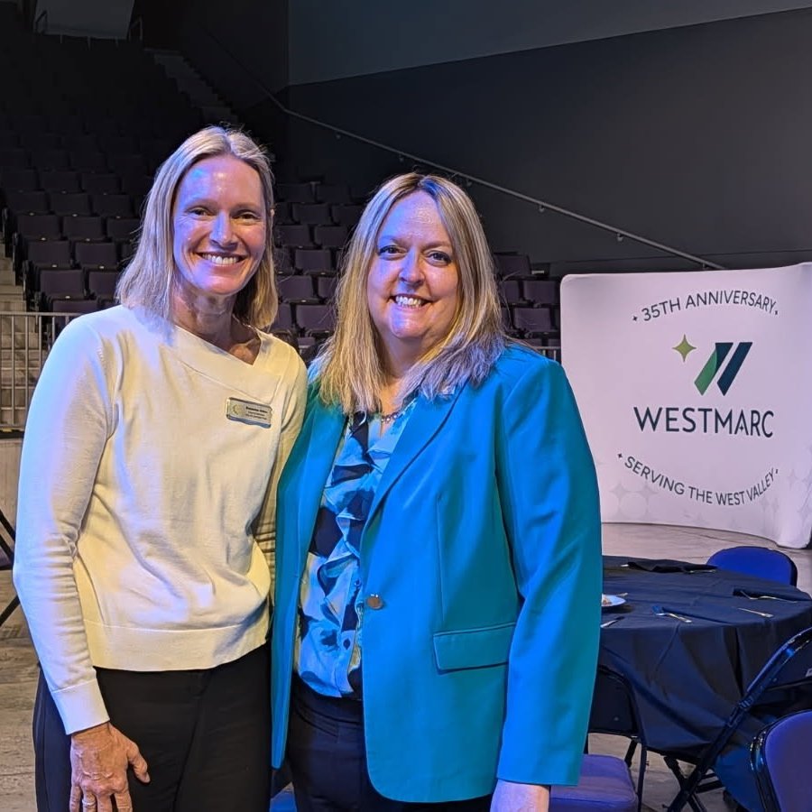 CAPArizona's tweet photo. Litchfield Park Councilwoman Suzanne Allen met up with CAP's Assistant General Manager Bridget Schwartz-Manock, this year's @WESTMARC chairman, at the group's economic summit. https://t.co/084tqBMEyh