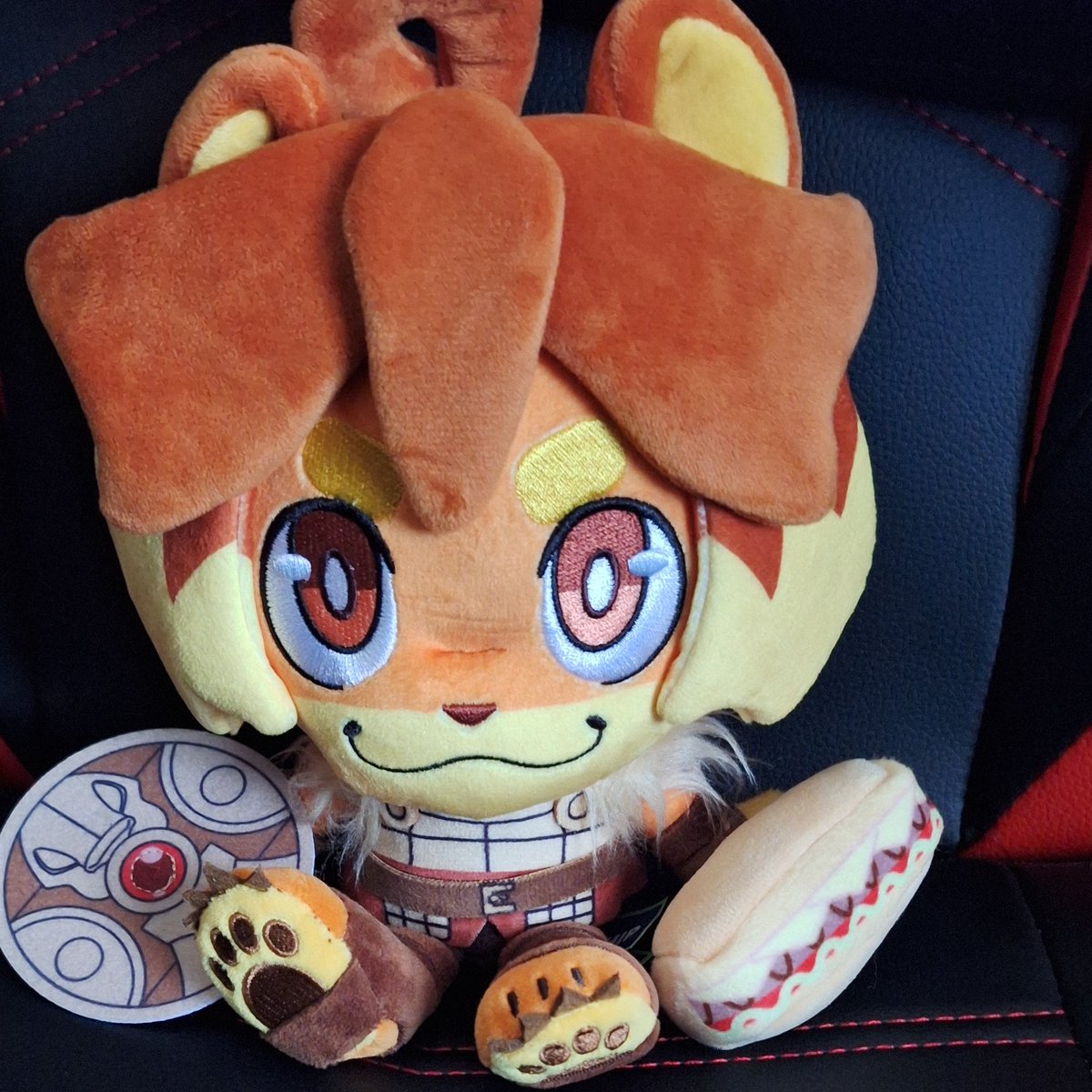 LarezTrash's tweet photo. @CeeHaz Well I finally got her, wasn't expecting that I would also be handed a cool little bag as well https://t.co/XcTNqn575B