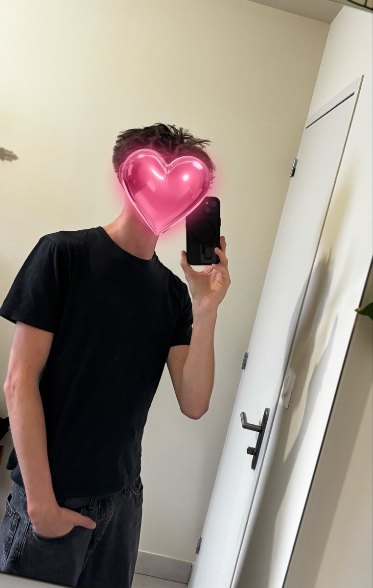 Tom tweet media