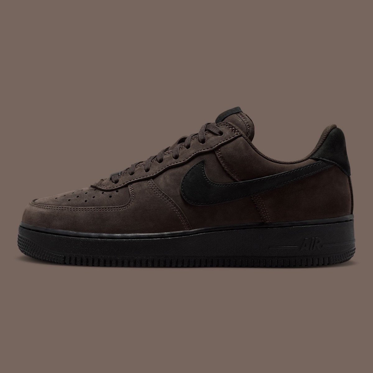 Sneaker Bar Detroit tweet media