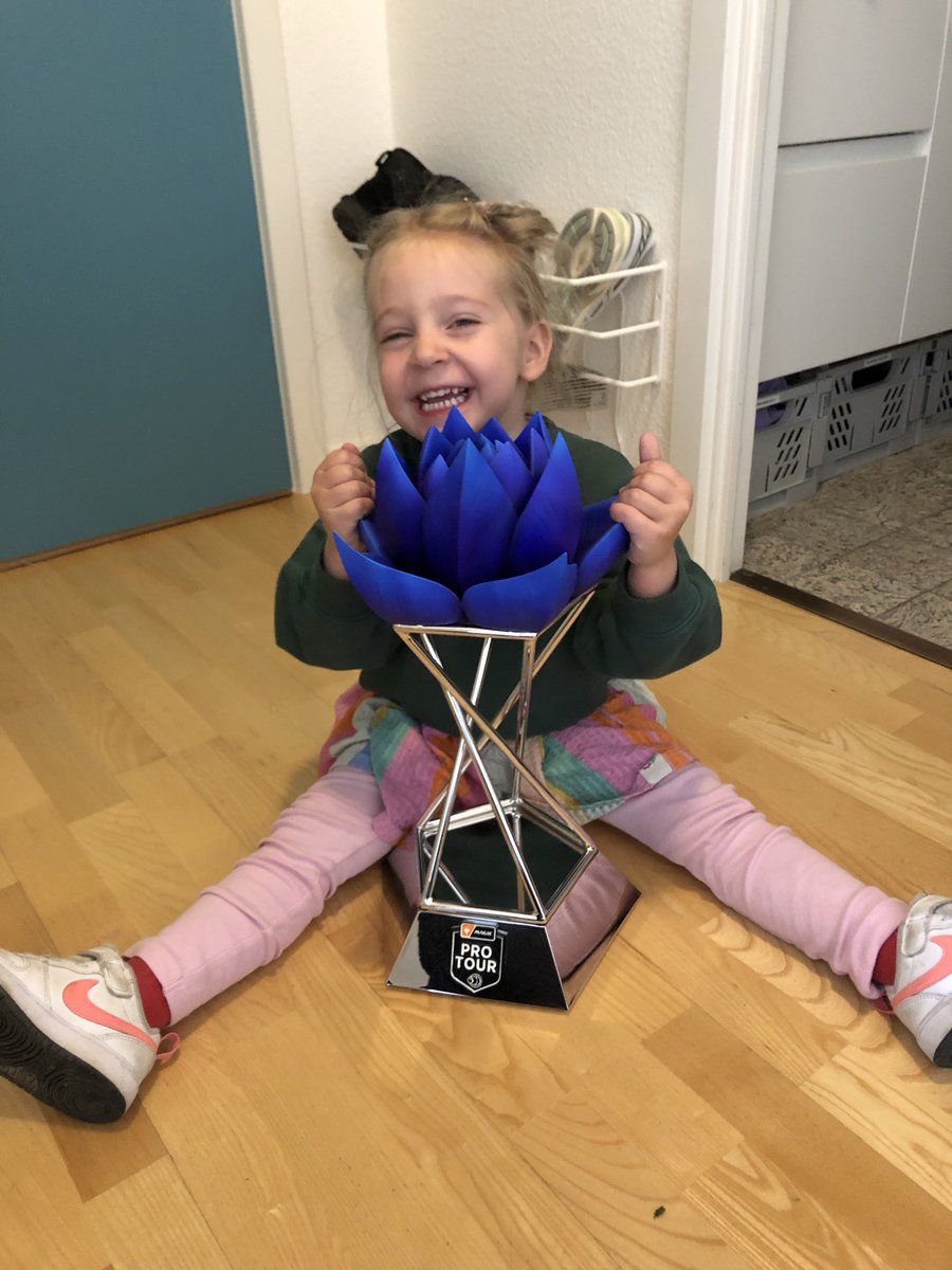 Christoffer Larsen tweet media