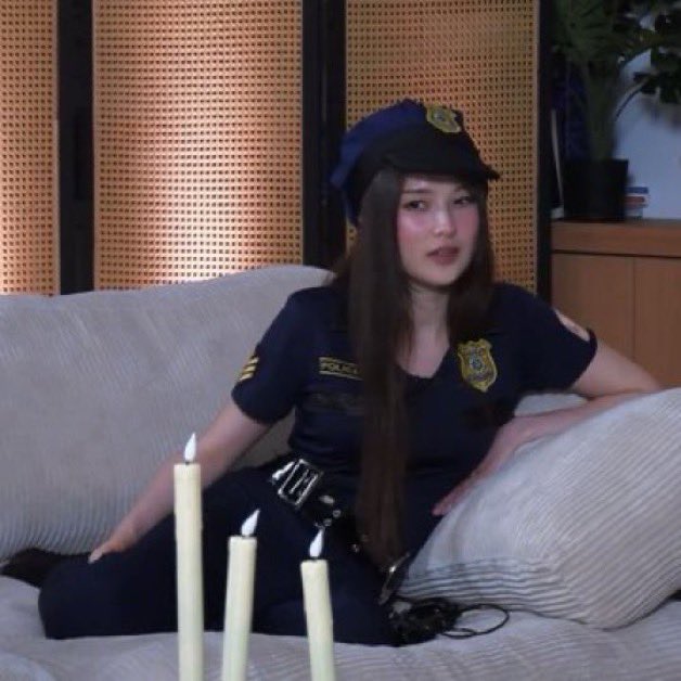 FlippyFlipFlips's tweet photo. arrest me officer https://t.co/M02cKmM1yO