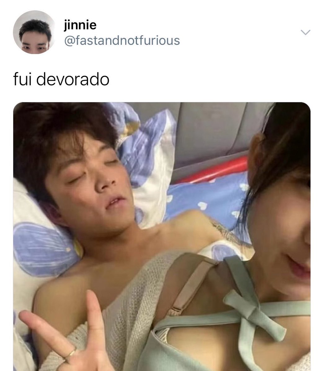 memoryallegory's tweet photo. uber eats; hyunin au | parte dos 

jeongin está embarazado y lleno de antojos extraños e inexplicables. el repartidor, por ejemplo. https://t.co/f5JfChWXlS