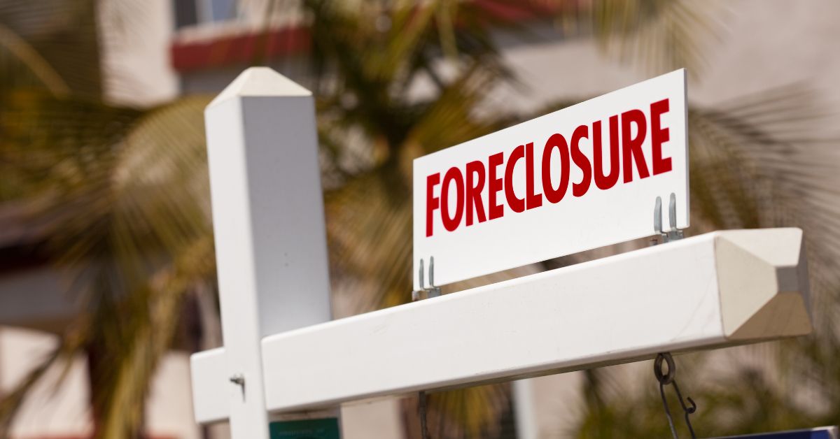 ScotsmanGuide's tweet photo. Foreclosures dip monthly, climb annually as housing strains persist
#DataandAnalysis #DistressedAssets #RealEstate
https://t.co/BvZcTijte8 https://t.co/wg5mrYUXEX