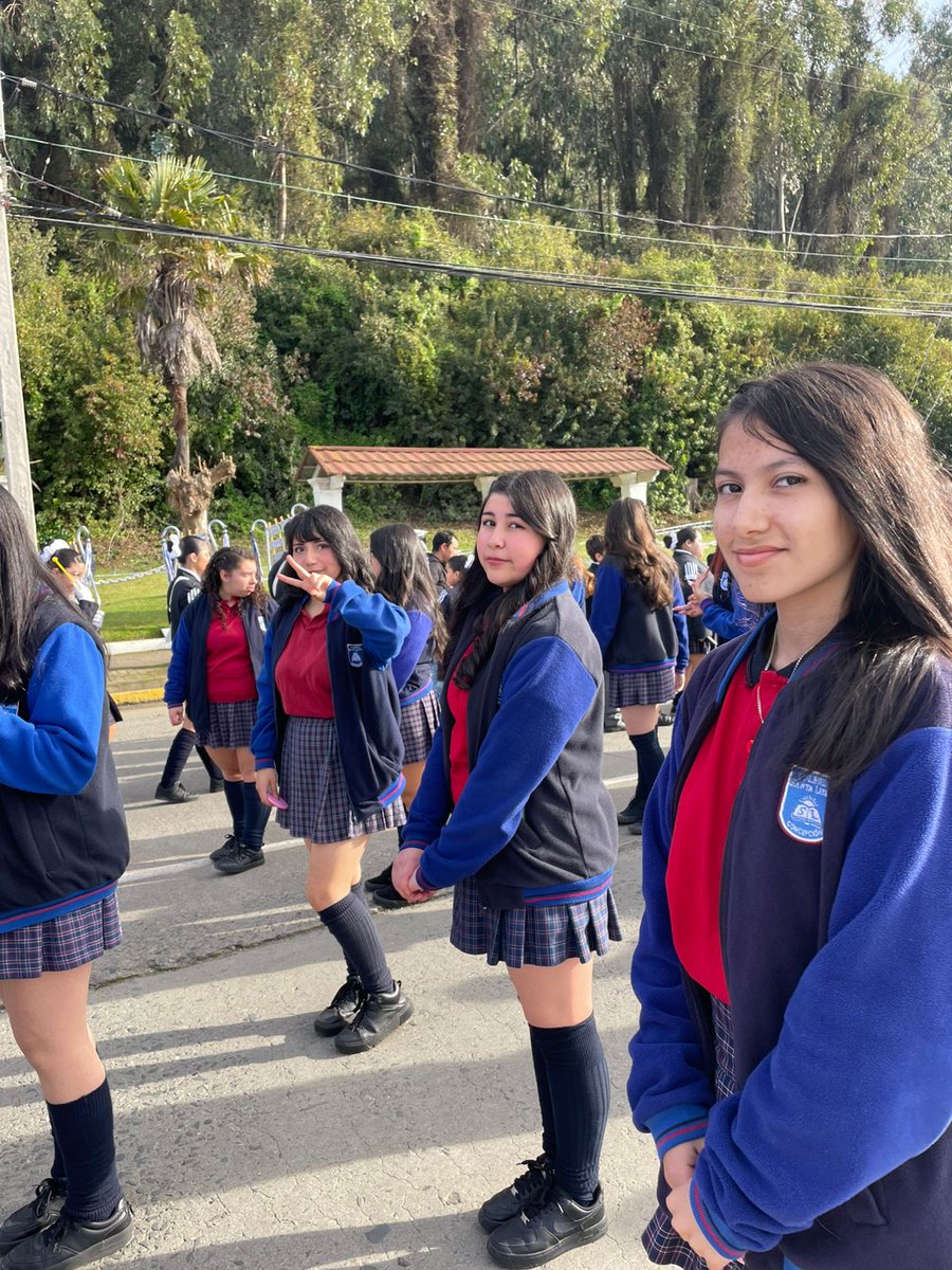 Colegio_Cosl's tweet photo. 🇨🇱⚓ Con gran alegría compartimos la destacada participación de nuestro colegio en el Acto Cívico Patriótico en homenaje a las Glorias Navales, realizado en la Base Naval de Talcahuano en conmemoración del 147° Aniversario del Combate Naval de Iquique🫡 @Armada_Chile @Educbiobio https://t.co/VkPQtl7fab