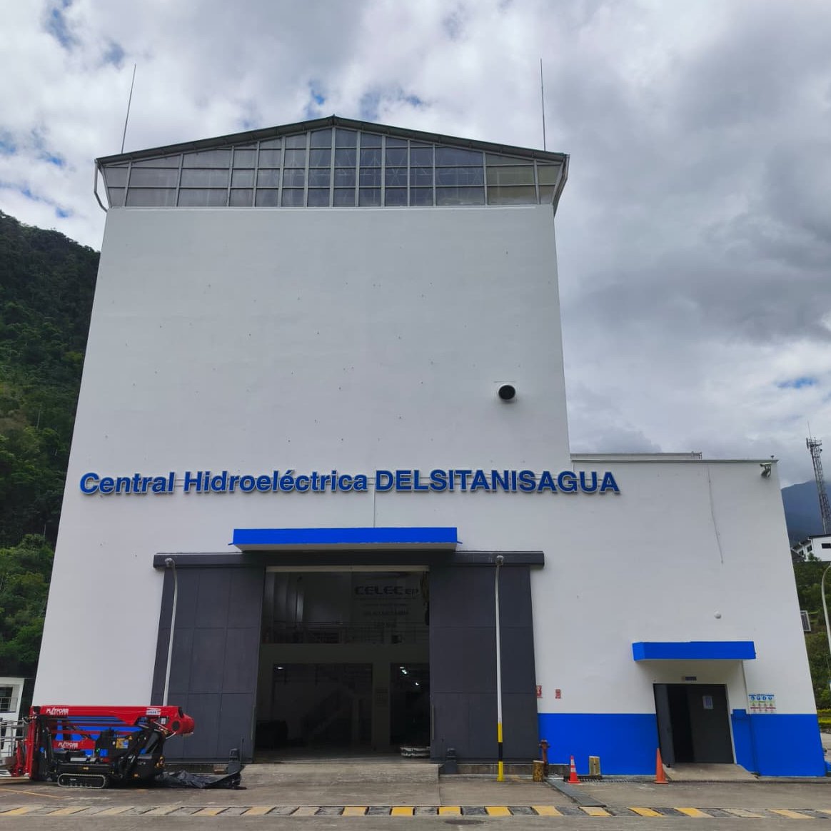 CELEC_EP_GENSUR's tweet photo. 🌿 Cumplimos con la socialización del proceso de desalojo de sedimentos de la Central Hidroeléctrica Delsitanisagua, en las comunidades El Retorno, El Tambo, Río Blanco, La Fragancia y Velo de Novia para informar sobre las actividades que se desarrollarán del 15 al 18 de mayo. https://t.co/W0E5WrG1ko