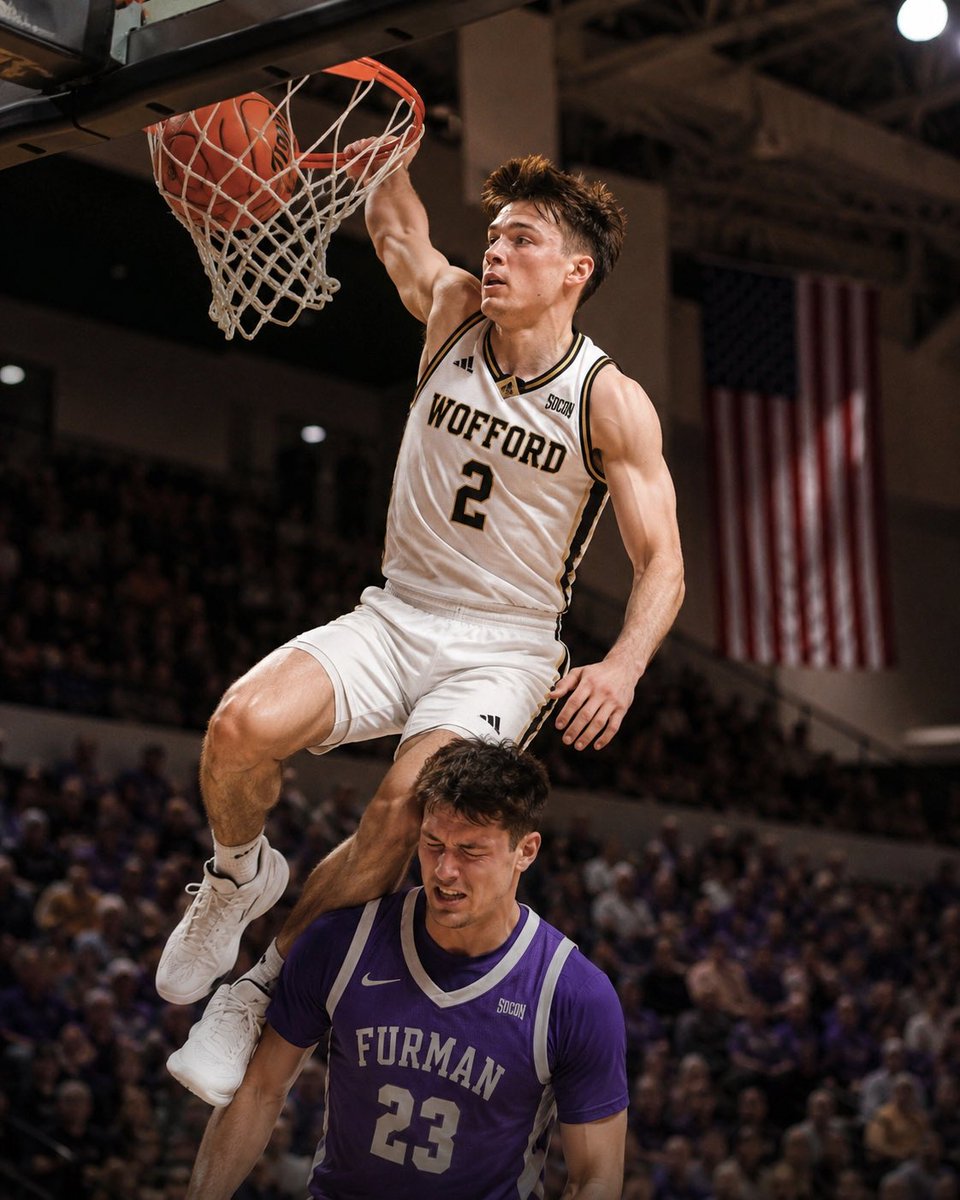 walter_melon44's tweet photo. Really craving a @lukeflynn_23 poster dunk right now��basketball season can’t come soon enough https://t.co/euqWT5J6Ol