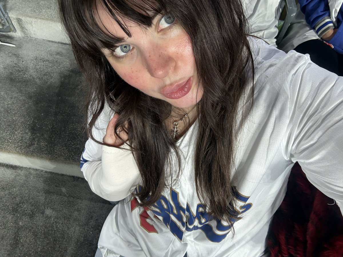 poorwifi's tweet photo. ai dodgers game https://t.co/j9yO2DmzdY