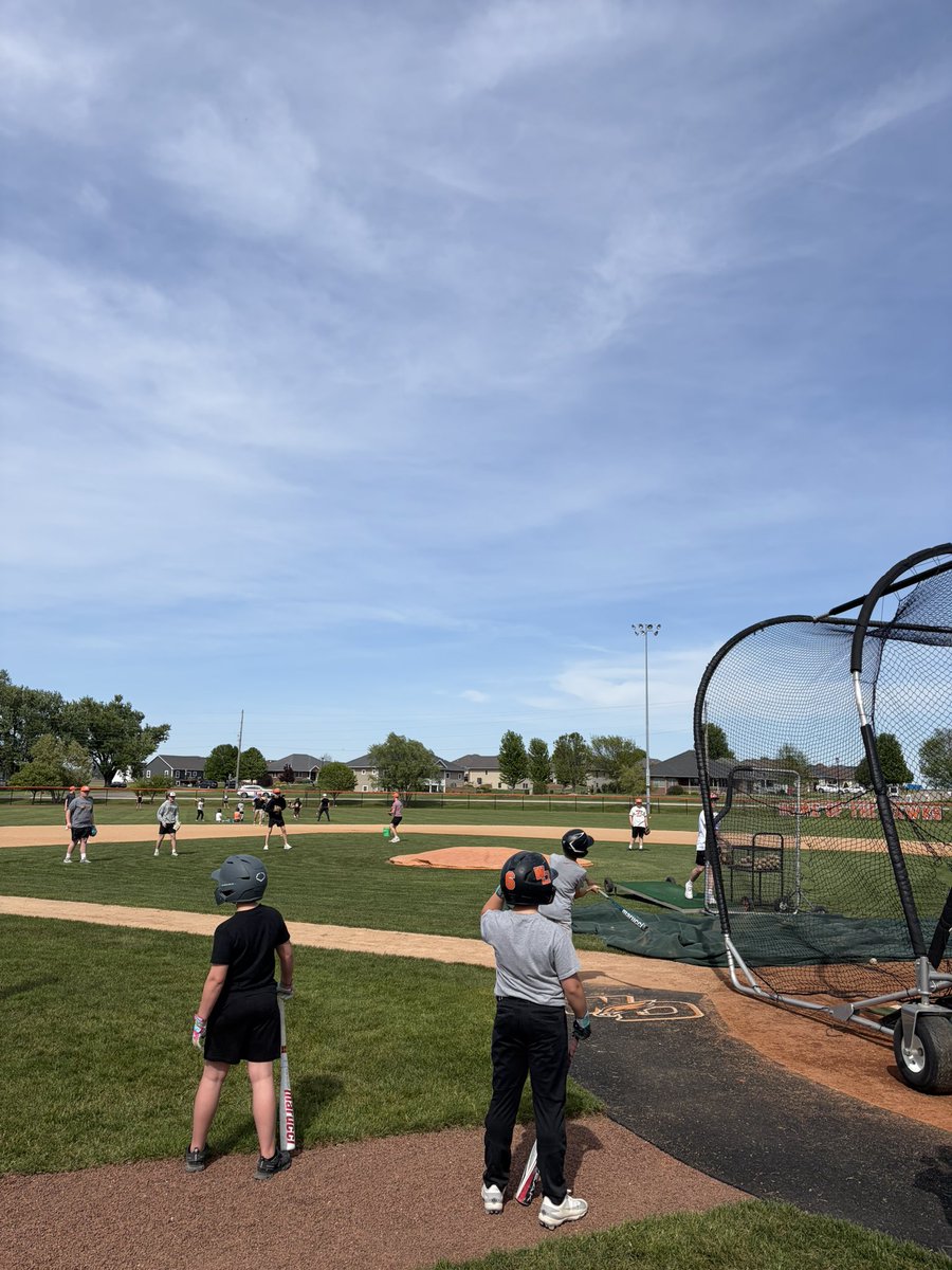 WDHawksBaseball's tweet photo. Getting lots of swings on the high school field today at camp!!!!
Go Hawks https://t.co/eUhP2FXQsY