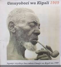 RwandaHills's tweet photo. 🇷🇼 📝 Mu 1909, NGANGO yabaye umwe mu Banyarwanda ba mbere bayoboye Kigali, icyo gihe yari agasantere kari kakivuka gashinzwe n’Abadage bayobowe na Richard Kandt mu 1907. Uyu munsi, Kigali ni umwe mu mijyi igezweho muri Afurika. 🇷🇼
#Amateka #Rwanda #Kigali https://t.co/64SN9sXBeD