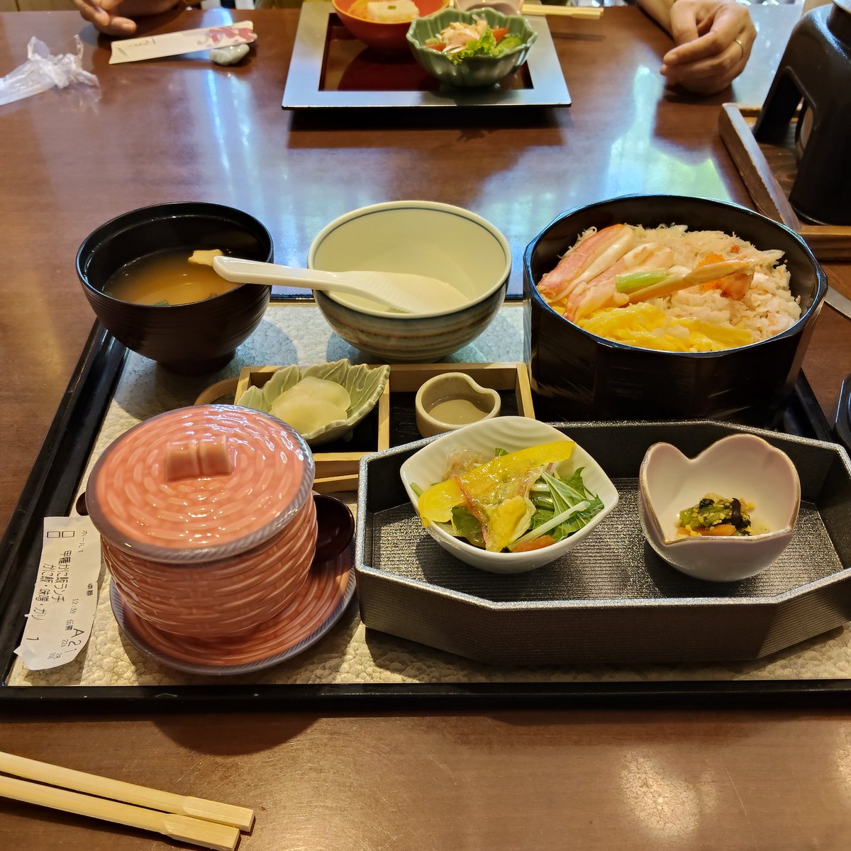 mike0519's tweet photo. 松戸甲羅本店、これ、ご飯とお味噌汁の配膳が逆じゃないですか？ https://t.co/CuRVgdJra5