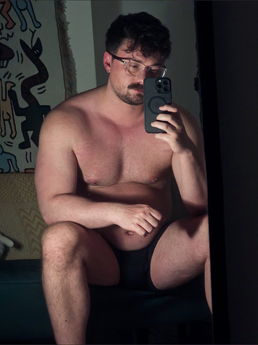 Muscle Bear in Training tweet media