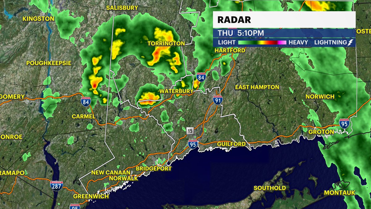 MichelePowersWx's tweet photo. ⛈️ Isolated t-storms have popped up north of I-84. Watch for localized heavy rain with any shower/storm tonight.
➡️ @News12CT
➡️ https://t.co/ZtR99TSggR
#ctweather #tstorms #showers #tonight https://t.co/jWI6Vu2l1I