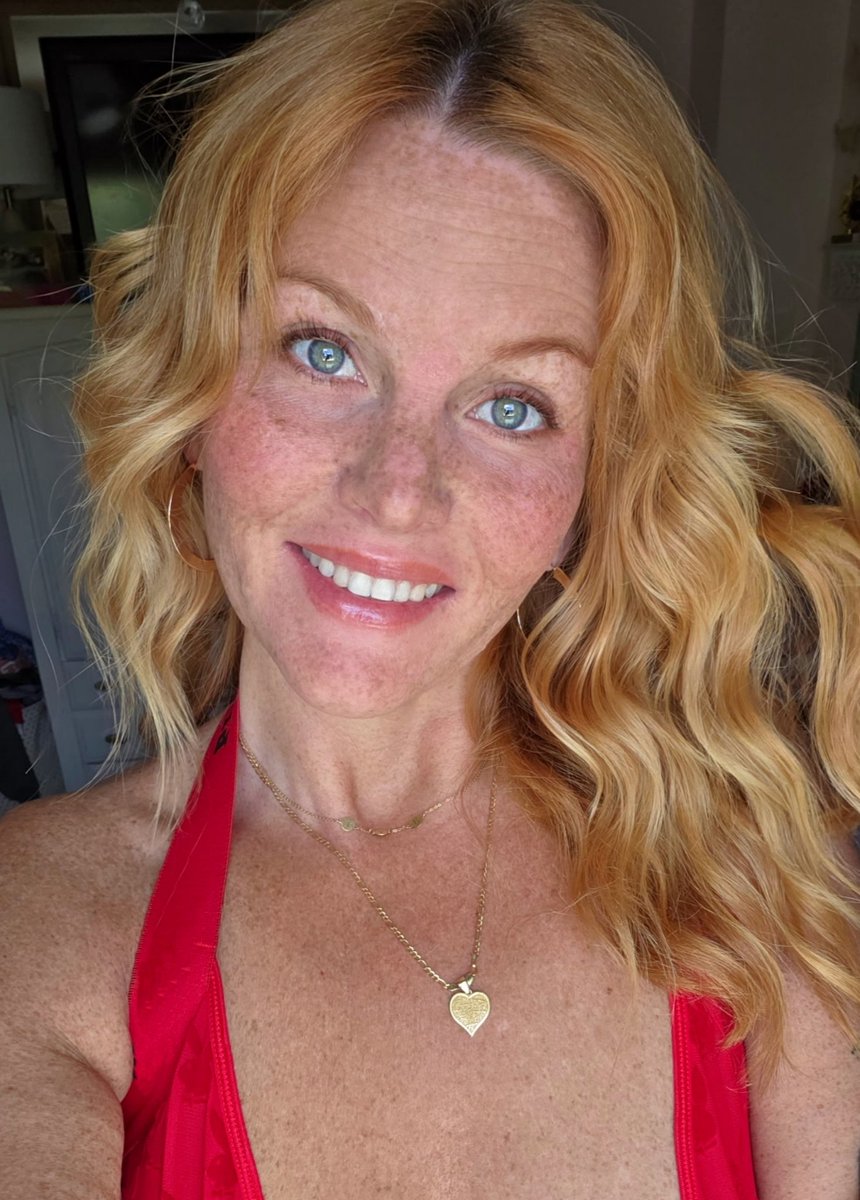 Penny Freckles tweet media