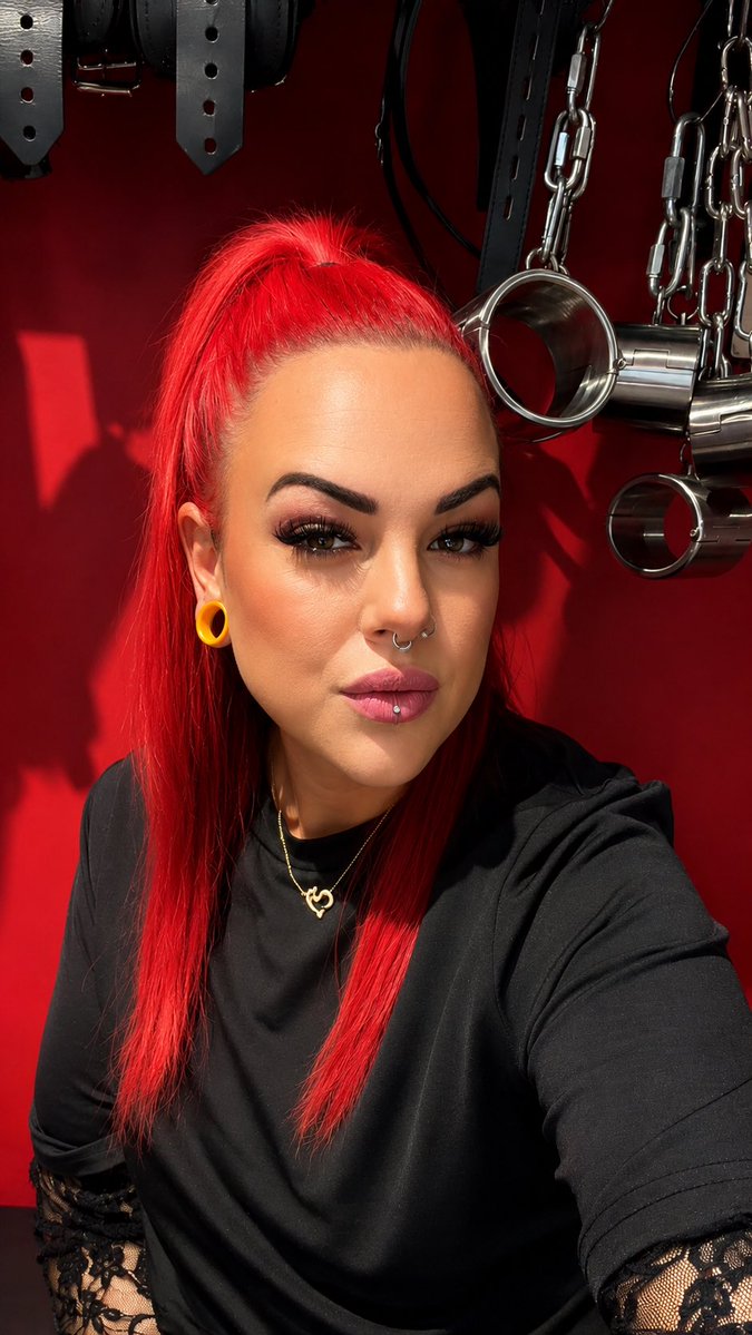 Miss Amy 🍑 tweet media