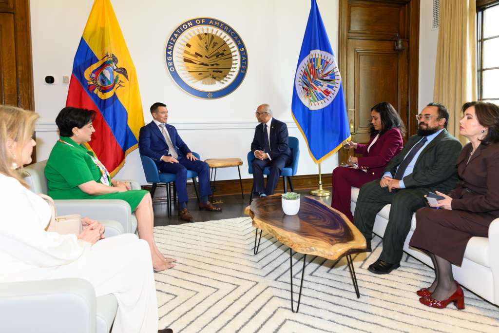 SG_OEA_OAS's tweet photo. Honored to welcome President @DanielNoboaOk of #Ecuador to the @OAS_official today, together with Foreign Minister @gabisommerfeld.

Our discussion focused on strengthening hemispheric cooperation, defending democratic institutions, advancing citizen security, and promoting unity across the Americas.

Ecuador continues to play an important role in regional dialogue and collective efforts to address the shared challenges facing our hemisphere.
@Presidencia_Ec @SGA_OEA_OAS @CostaRicaOEA @Palencia3Monica