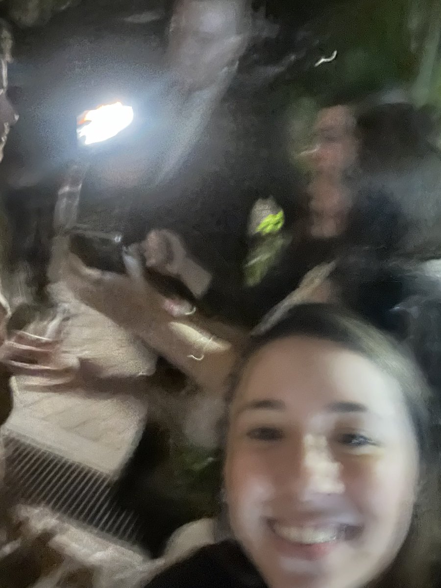 maamottaps's tweet photo. @santander_br O momento mais irmãos jonas da minha vida: https://t.co/rNiok2ct52 #SMUSIC https://t.co/7skyDiZ6Hv