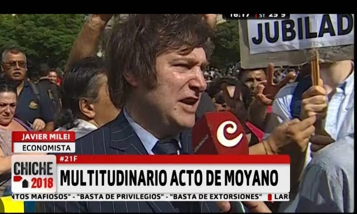 CarolaC tweet media