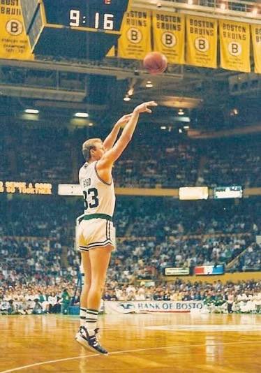 DailyDadJournal's tweet photo. @Amiri_Youtube @KevinOConnor Here’s your “good argument”… TRADITION. There was absolutely good argument or reason to change the tradition of the Home team always wearing white. Every Larry Bird game in the Garden… regular season, playoff, championship, the Celtics wore white! #tradition https://t.co/Na5m4HkzEy