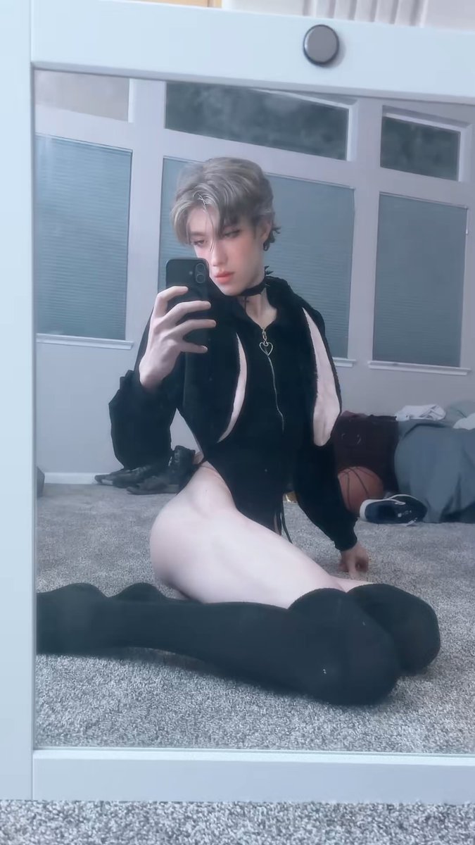 fb_bevvv's tweet photo. All the “straight” guys who think I’m cute should repost

#femboy #twink #trans #gay #boypussy #femboi #cute #teen https://t.co/EiNr6excMQ