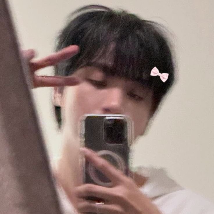 ₊ ☽ · tweet media