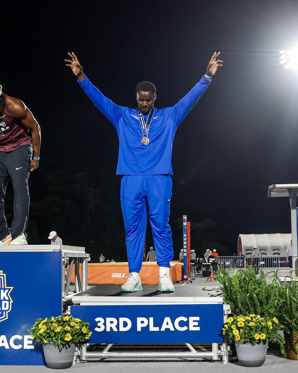 Gators Track and Field & Cross Country tweet media