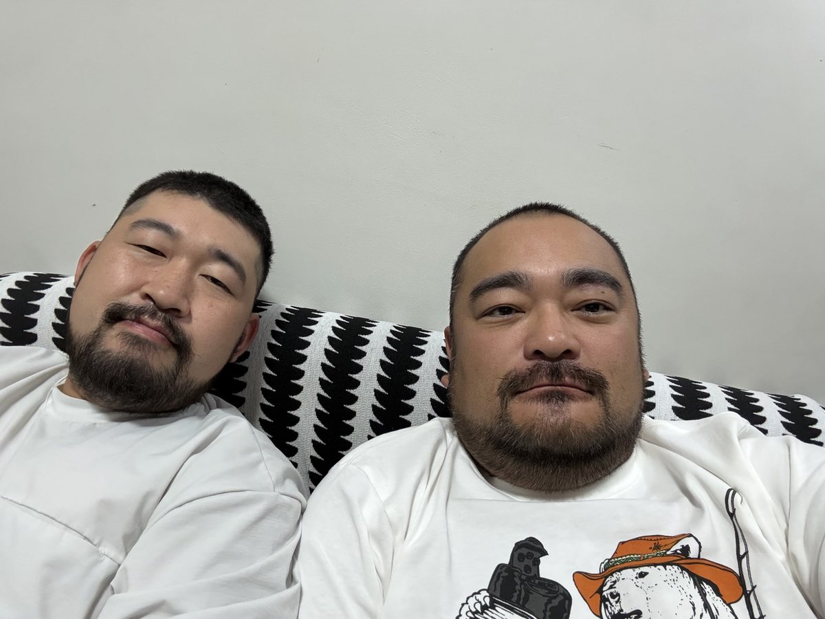 bibriomax's tweet photo. 無事年をとることができました
この一年は頚椎ヘルニアになり、不調が続いてますが、すいすい不動産の活動で色々なことにチャレンジできたと思います。
これからも邁進して参りますので、皆様よろしくお願いします！
不動産の相談もいつでも受け付けます☺️賃貸売買どっちもやってます！
@suisui_room8 https://t.co/Q2kHKvOk5S