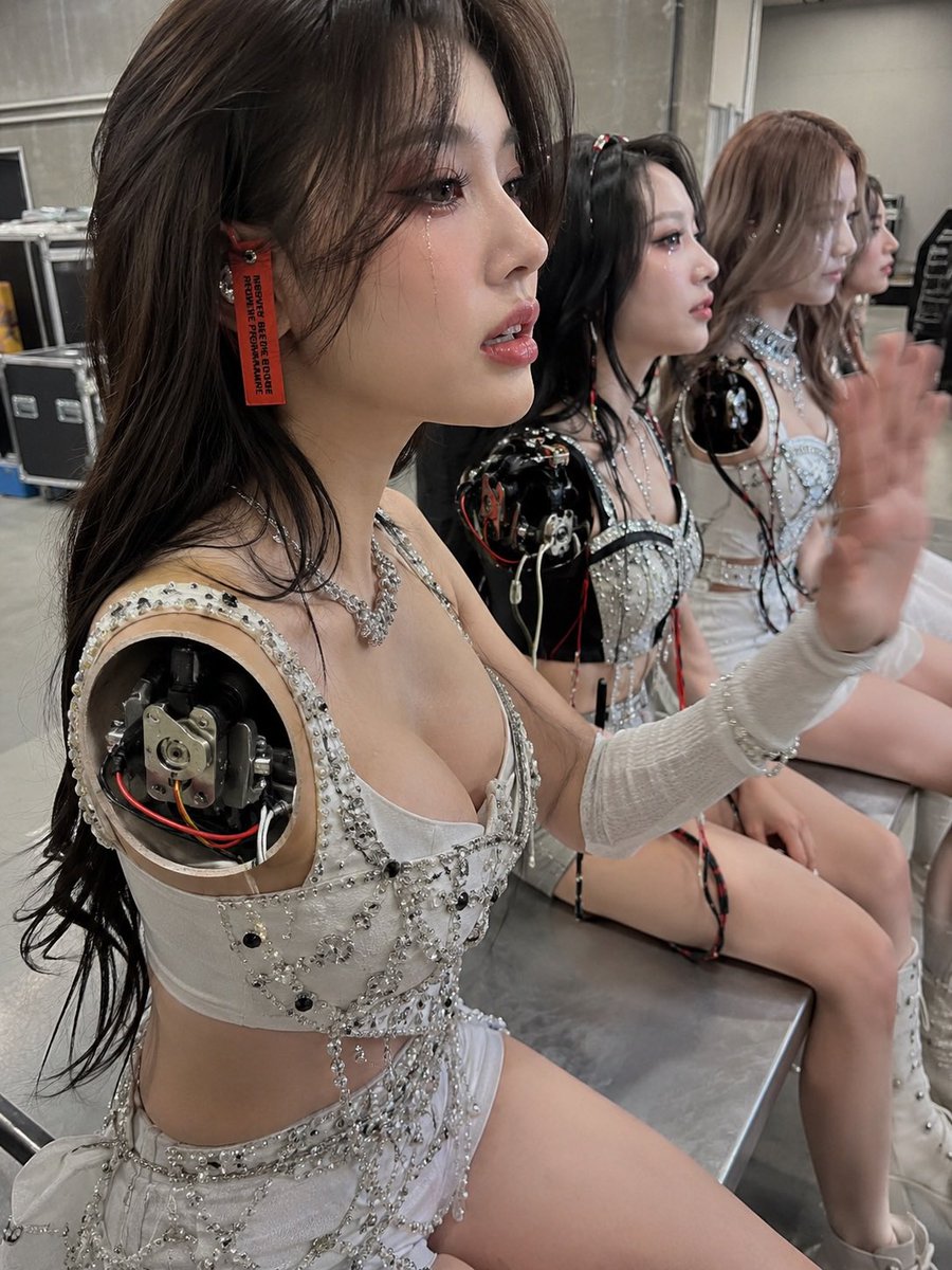 newgen fembot breaker (AI) tweet media