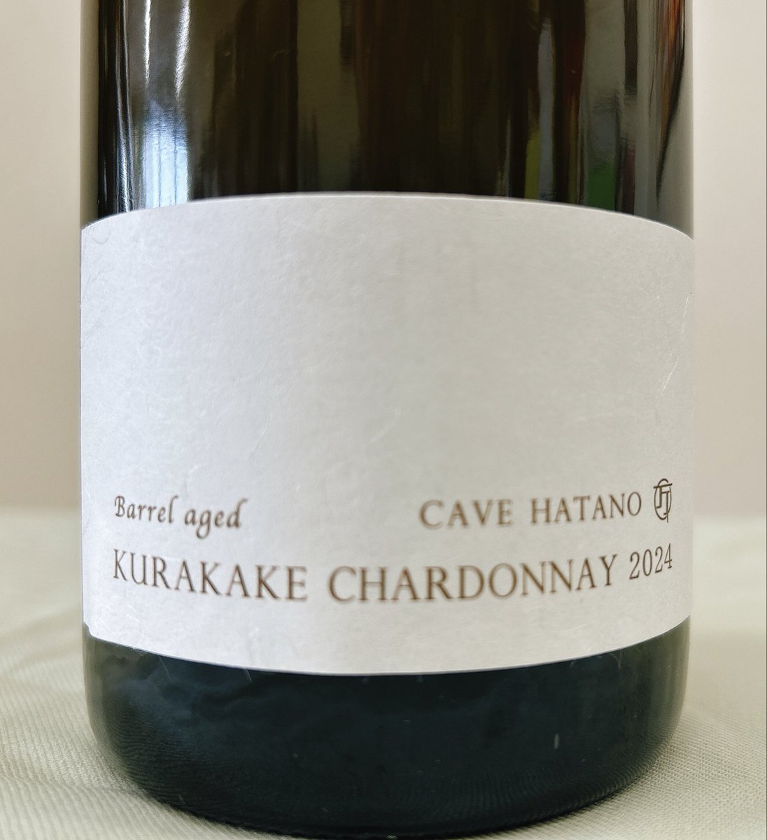 kanoya3's tweet photo. cave hatanoから新ヴィンテージ入荷！
鞍掛シャルドネ Barrel Agedは樽とシャルドネが調和した魅力的な香り。
鞍掛シャルドネ2024は、黄色い柑橘、パイン、蜜、ほのかな樽の香り、安定感抜群、凛々しく美しい力強い王道の味わい。
#cavehatano #日本ワイン #かのや酒店　#鴻巣　#こうのす応援団 https://t.co/gSMR3BnSwd