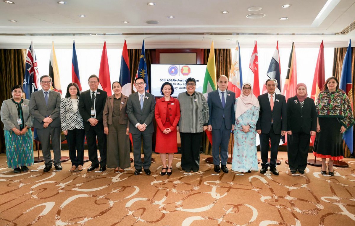 ASEAN_THAILAND's tweet photo. รองปลัด กต. เชษฐพันธ์ฯ เข้าร่วม กปช จนท.อาวุโสอาเซียน-ออสเตรเลีย ครั้งที่ 38 ณ นครซิดนีย์ ไทยผลักดันความร่วมมือด้านการเปลี่ยนแปลงสภาพภูมิอากาศและการพัฒนาที่ยั่งยืน โดยที่ประชุมหารือเกี่ยวกับสถานการณ์ในภูมิภาคและระหว่างประเทศด้วย https://t.co/gtKnTalxH4