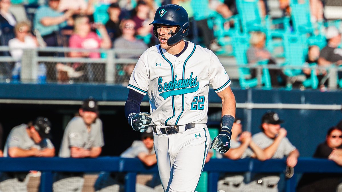 UNCW Baseball tweet media
