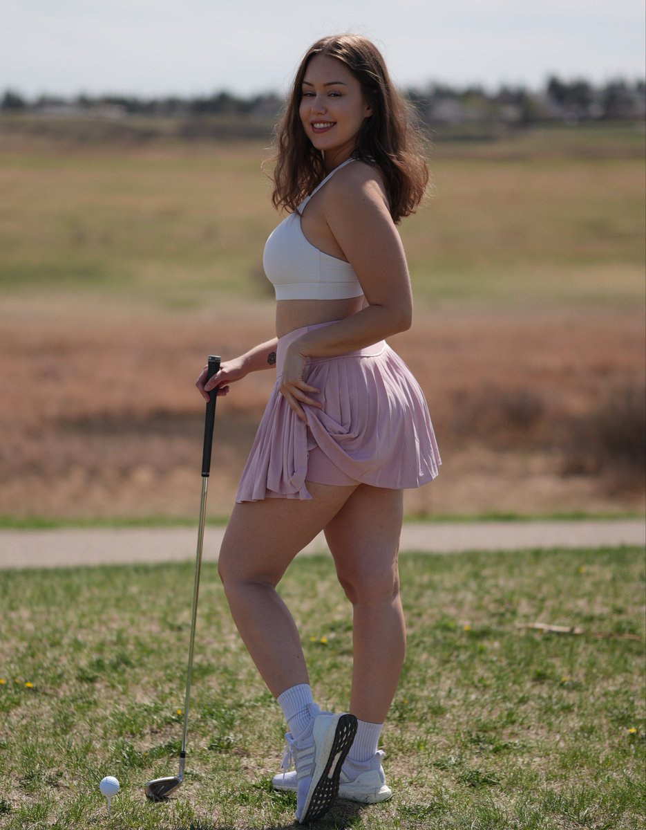 rubydoobiedoo69's tweet photo. I suck at golf but I love balls so here we are https://t.co/bQVPU4H5qt