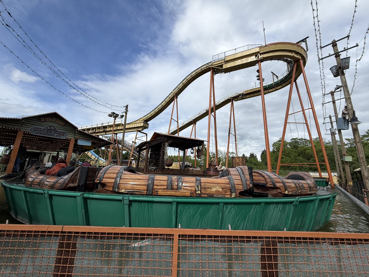 Attractions 360° tweet media