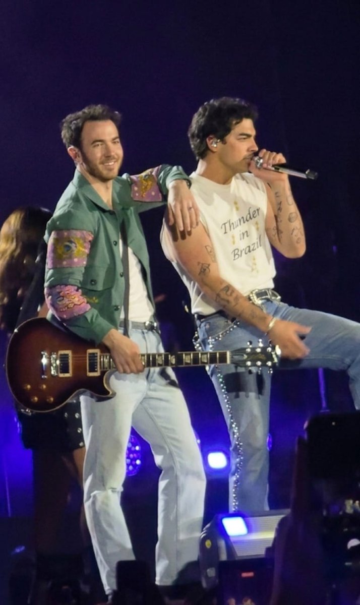 heycatdd's tweet photo. são meus amores, não tem o que dizer, melhor show da vida 😭❤️ https://t.co/yp8h3dOSOt