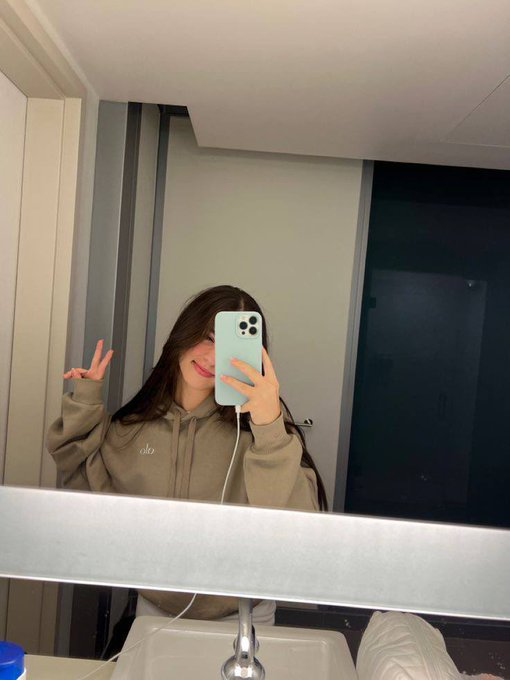 𝓔𝓿𝓲𝓮 🍇 tweet media