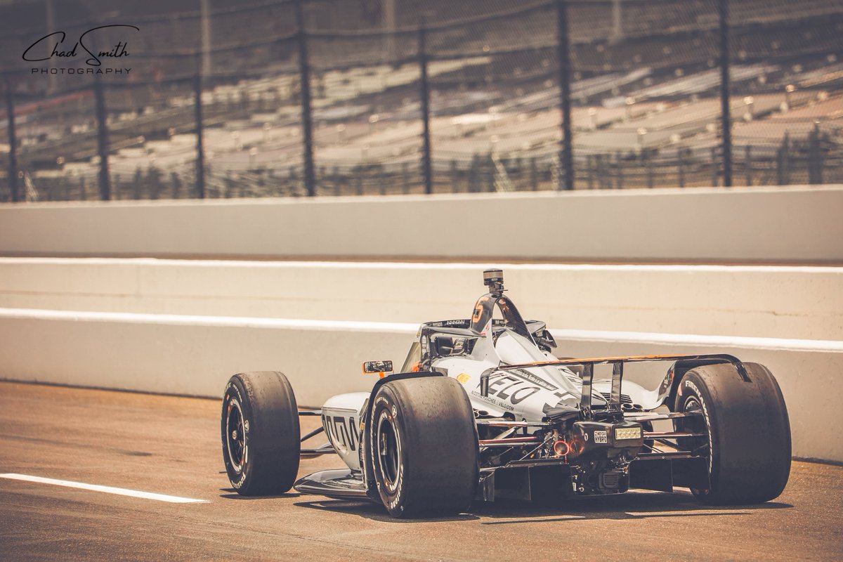 Chad200's tweet photo. Did You Know?

Only 14 drivers have won the 500 and Long Beach. Only two did it in the same year.

▪️Al Unser Jr, 1994
▪️Helio Castroneves, 2001

Buckle up, Fast Friday is up next. 💨 

#INDYCAR #INDY500 👀 @AlexPalou https://t.co/h5yw60FULV