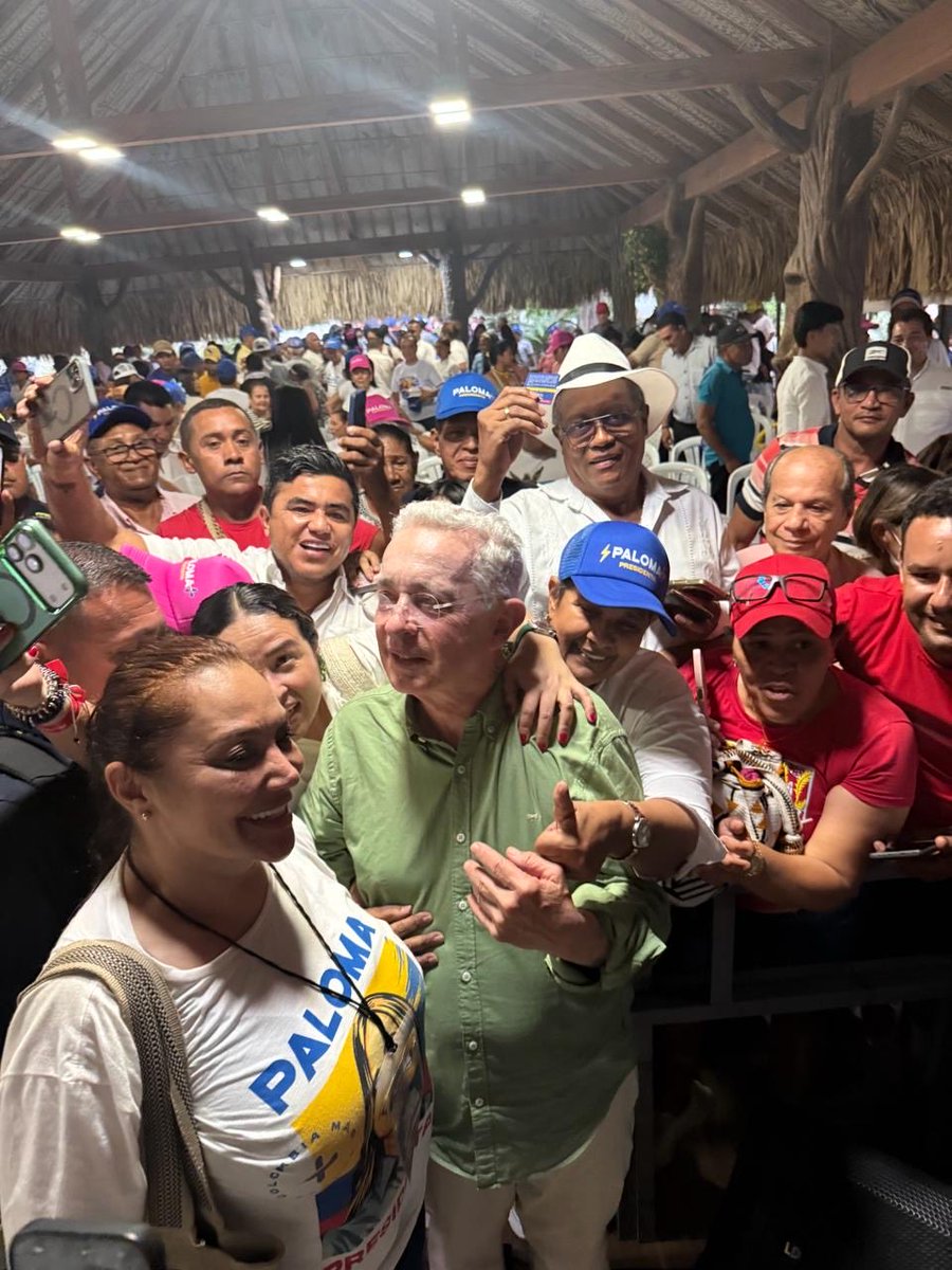 Álvaro Uribe Vélez tweet media