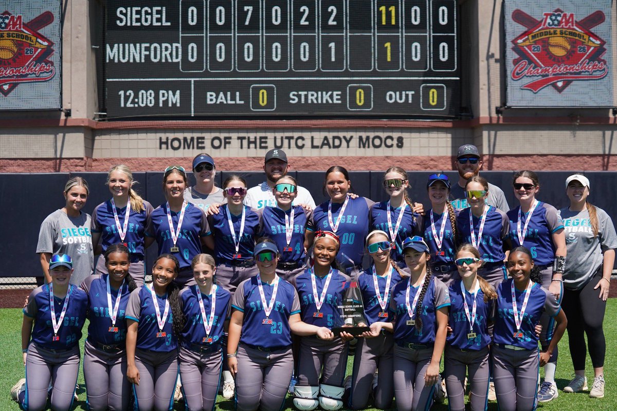 SiegelCavsSball's tweet photo. Scenes from Chattanooga yesterday, we love this group so much!!

#FAMILY #DOMINATE https://t.co/OtMil1AauY