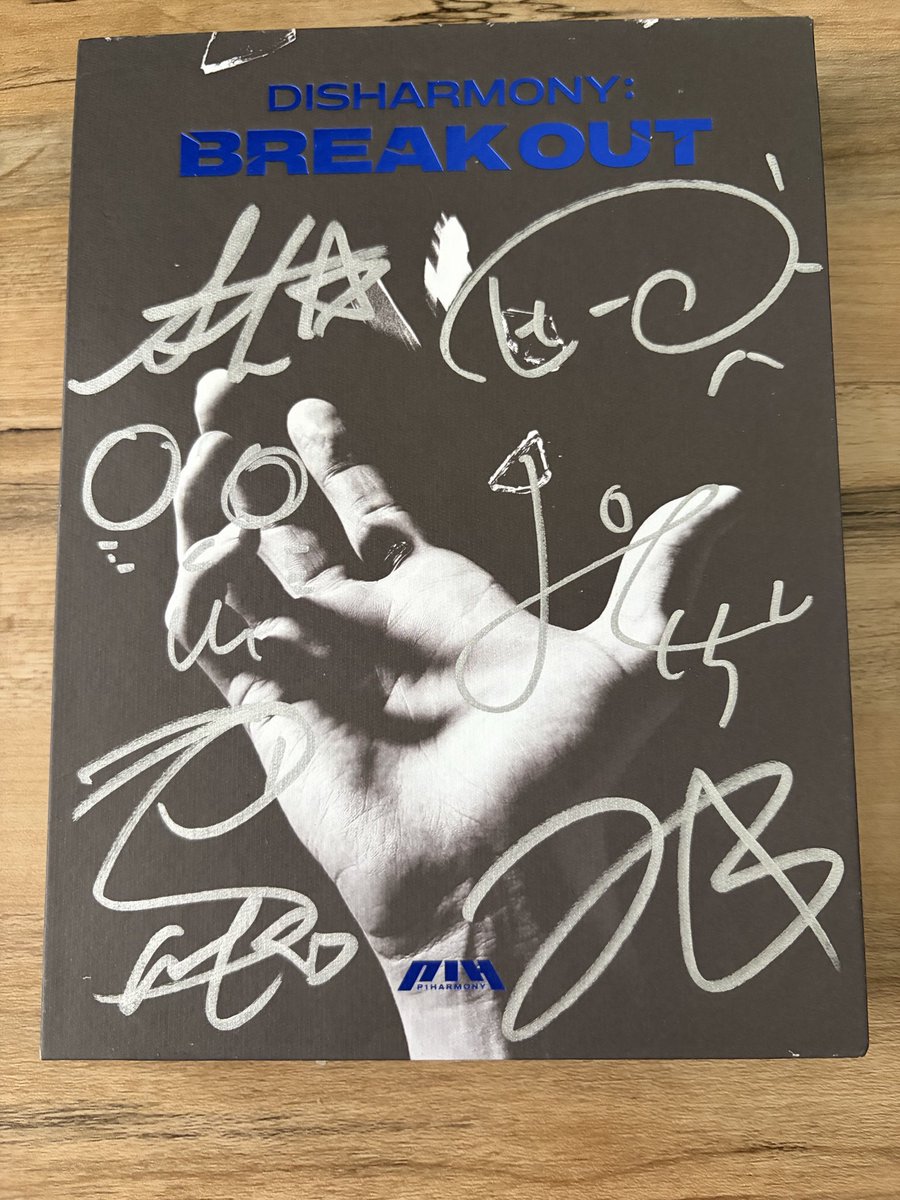 sukhoonn's tweet photo. #wts

P1Harmony Disharmony: Breakout Albums

Both Signed by all Members 
Break Out Version ~  $140
Freak Out Version ~  $140

If you buy both ~ $230 + free 2 photo card

#keeho #jiung #theo #soul #jongseob #intak #p1ece https://t.co/LSbhjfvQ3a