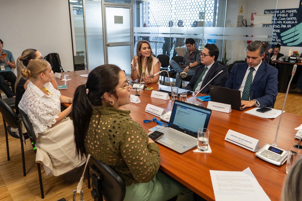 HGIsidroAyora's tweet photo. Ayer, la Maternidad Isidro Ayora participó en la Mesa Técnica de Salud de la Asamblea sobre el proyecto de ley que aborda la obesidad. La Dra. Aumala expuso las graves complicaciones en pacientes embarazadas y el costo para el sistema de salud. ¡Valiosa contribución del hospital! https://t.co/RyR0fbZCUy
