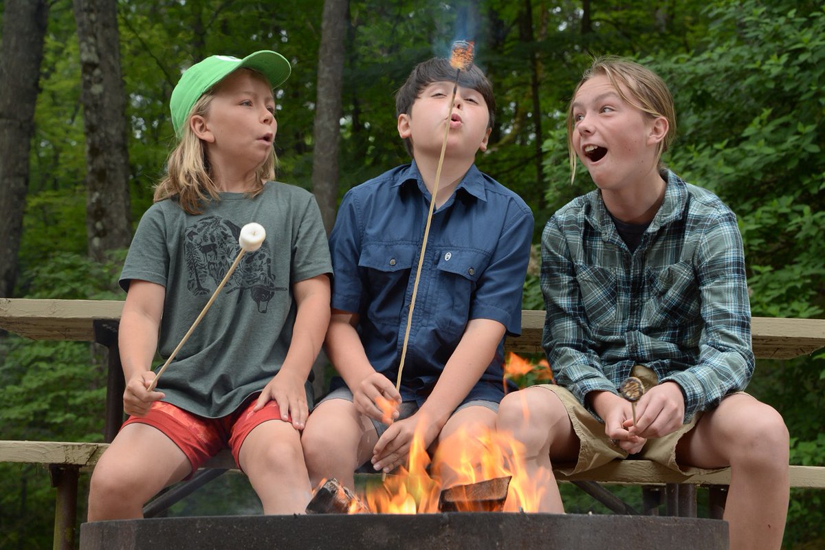 LGRVPark's tweet photo. Nothing says camping memories quite like a classic campfire and a round of S'mores! Graham crackers, gooey marshmallows, and melty chocolate perfection. So grab the marshmallows, gather your crew, and make this season one to remember—one fire, one laugh, and one s’more at a time. https://t.co/KUVj4s9BDW