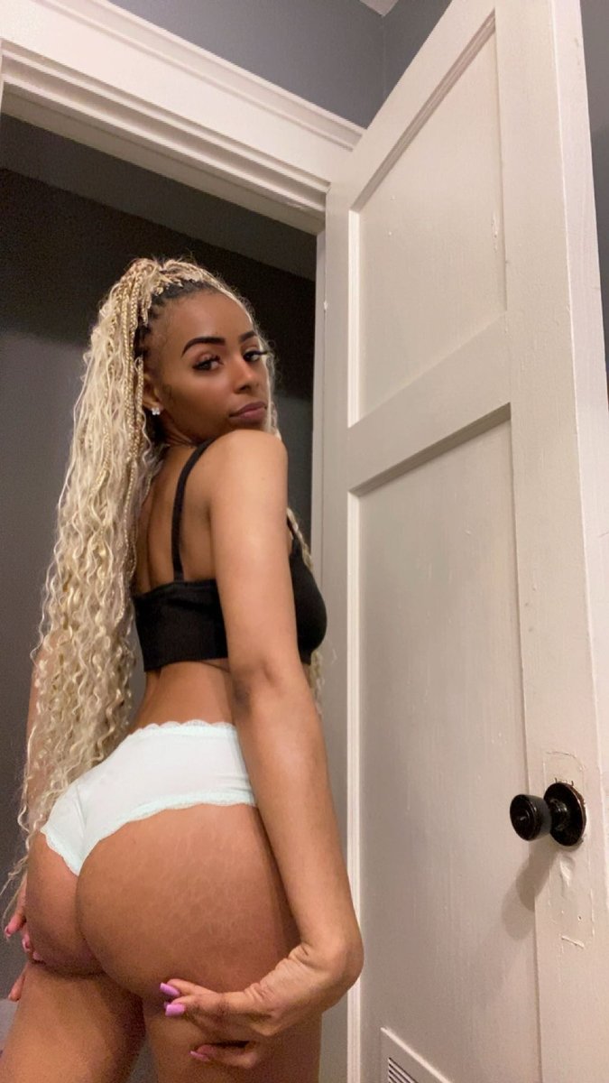 Queensxena's tweet photo. How's that body looking? 💗 #ColumbusOhio #Celveland #ohiolink https://t.co/ObPguNavkx