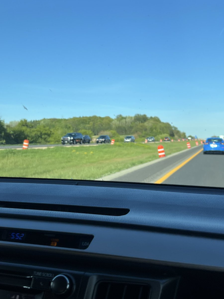 Vivianne_LP's tweet photo. POV: you are driving to a convention in the Midwest https://t.co/xdz6Is7QNG