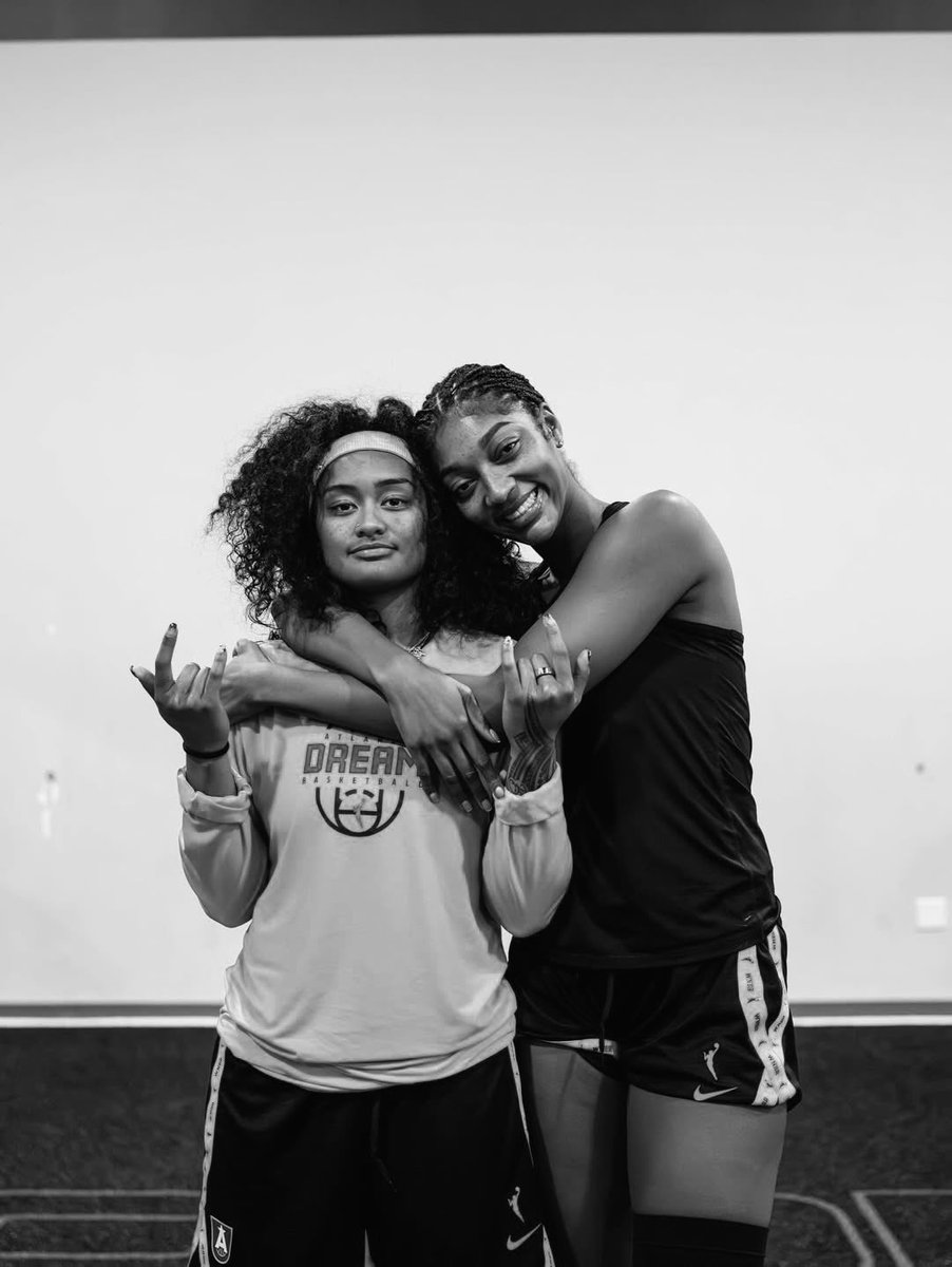 UJU tweet media