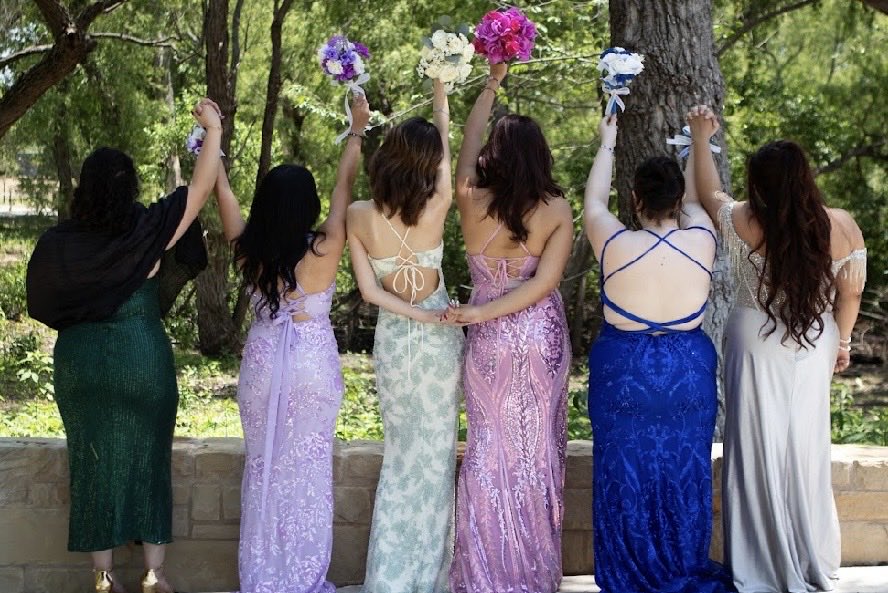 hugsfortswift's tweet photo. prom! :3 https://t.co/IXlwBJuHSX