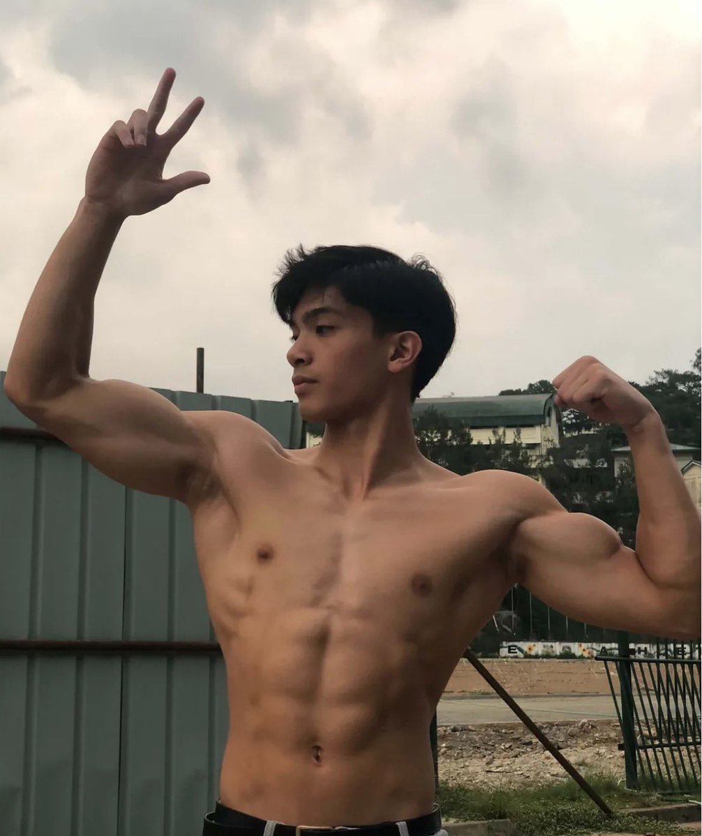 Daily Hot Dudes tweet media
