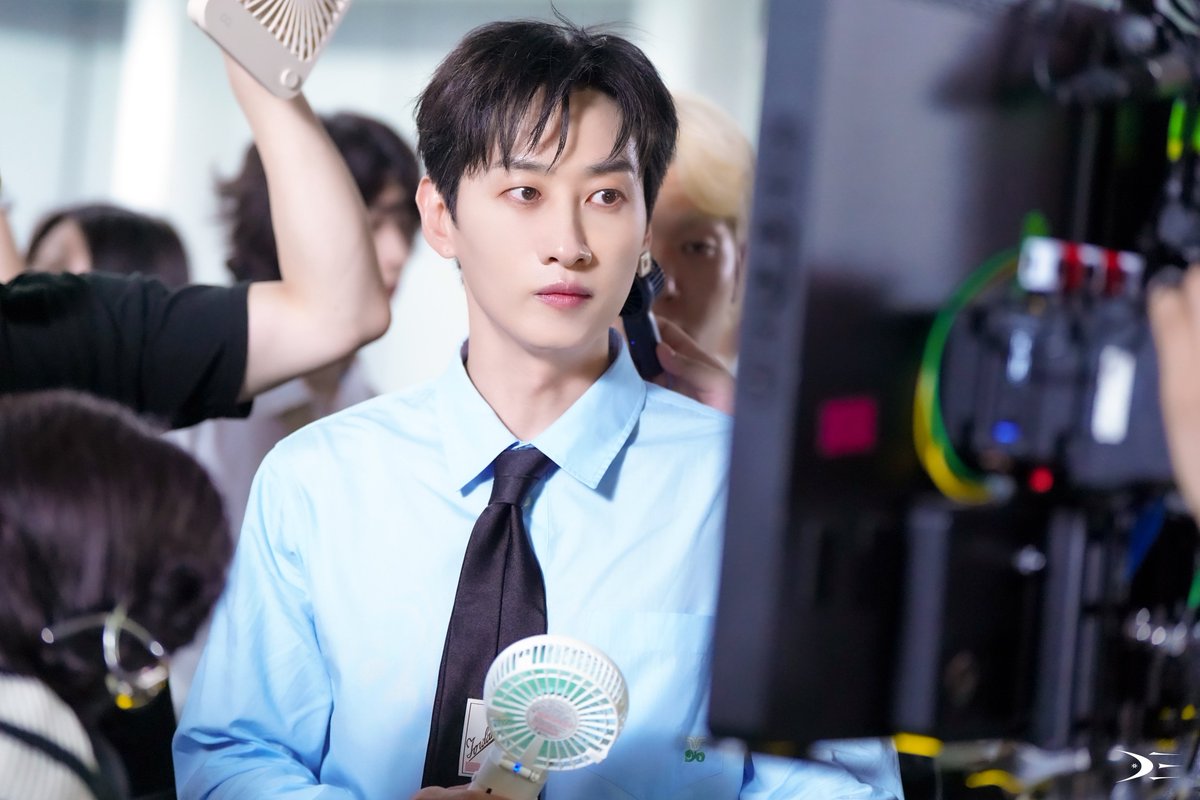 hyuk_right's tweet photo. 아침을 여는 혁재 https://t.co/aghwgRouSv