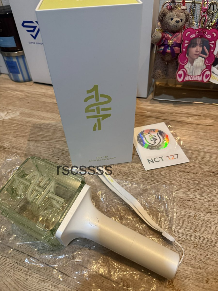 rscssss's tweet photo. Want to sell wts preloved neobong NCT lightstick fanlight ver 2

560k

-emblem mix Dream &amp; 127
-box 127
-official
-pengiriman dari jakarta
-strap agak kotor

wtb wts https://t.co/qI9eQwd0yC
