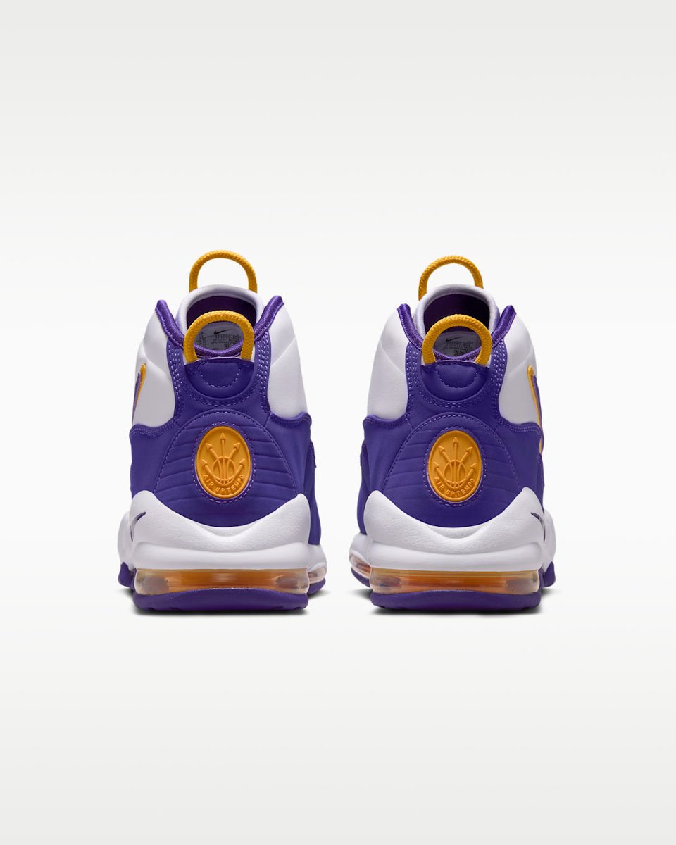 JustFreshKicks tweet media